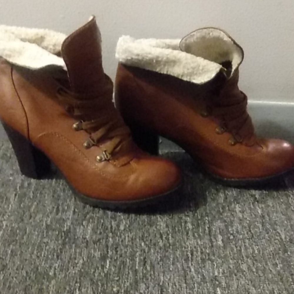 Spring heels - Picture 2 of 2